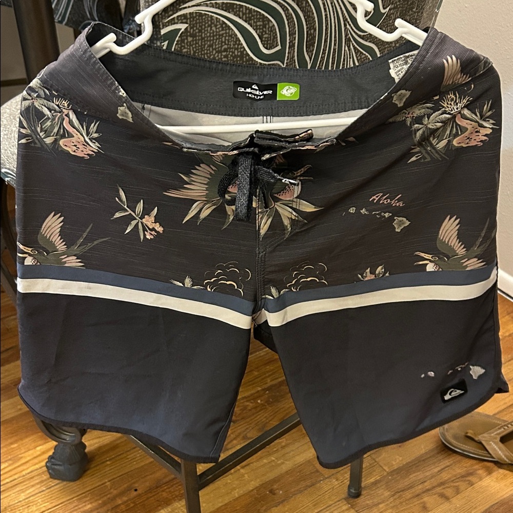 Quiksilver Men's Hawaiian island Floral Surf Shorts- surf shorts from Hawaii